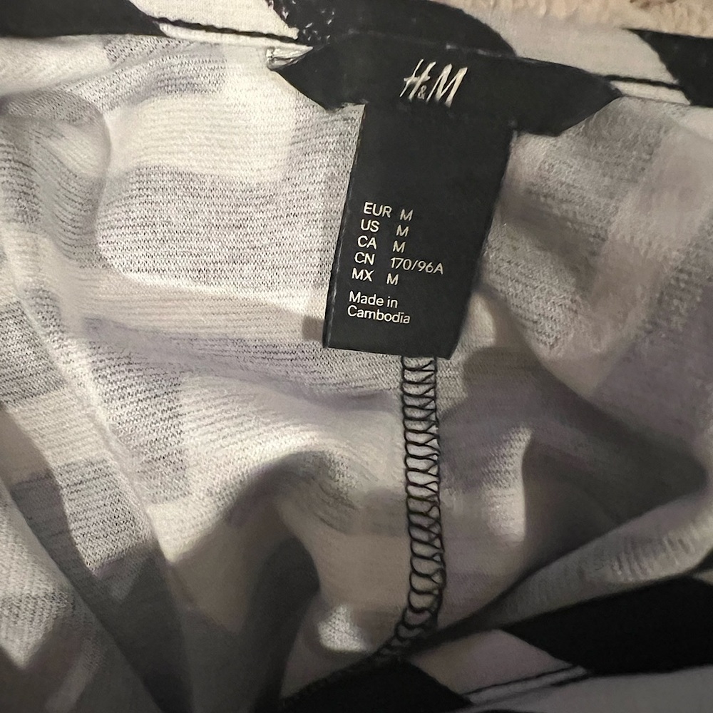 H&M Aztec Print Bodycon Dress Size M - Picture 4 of 4